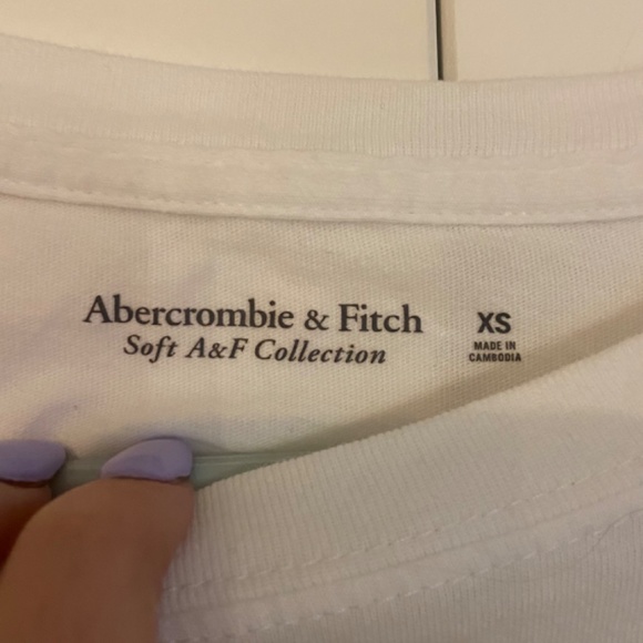 white tee. - Picture 2 of 2